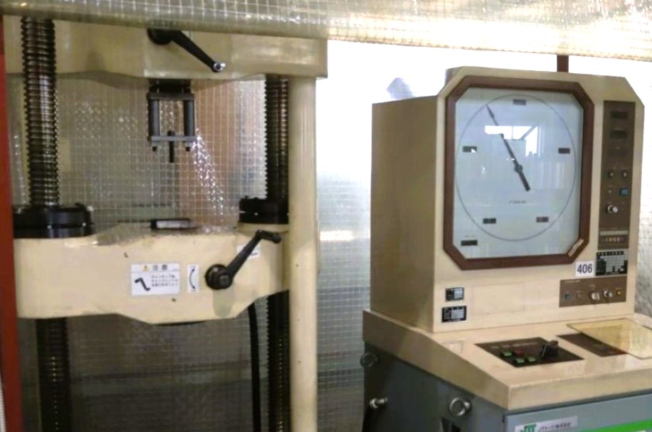 万能引張圧縮試験機